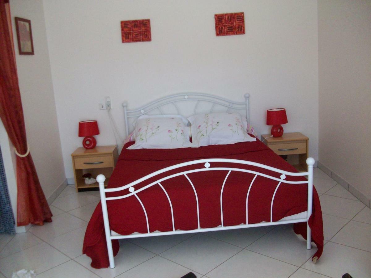 Chambres D'Hotes La Belle Taille Lassay-les-Chateaux Luaran gambar